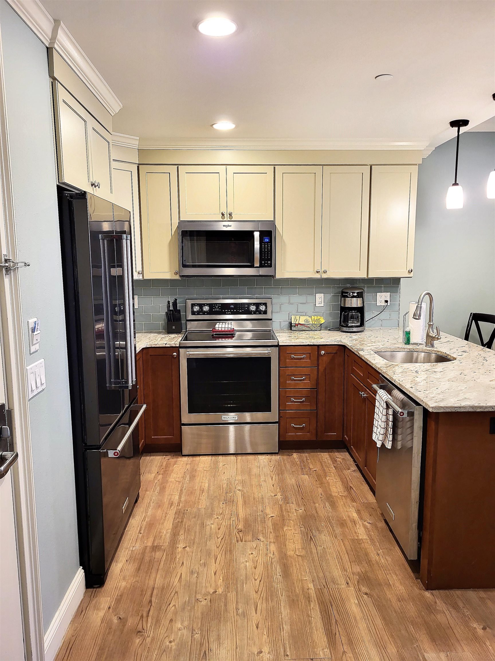 22 South Mountain Drive 401/403