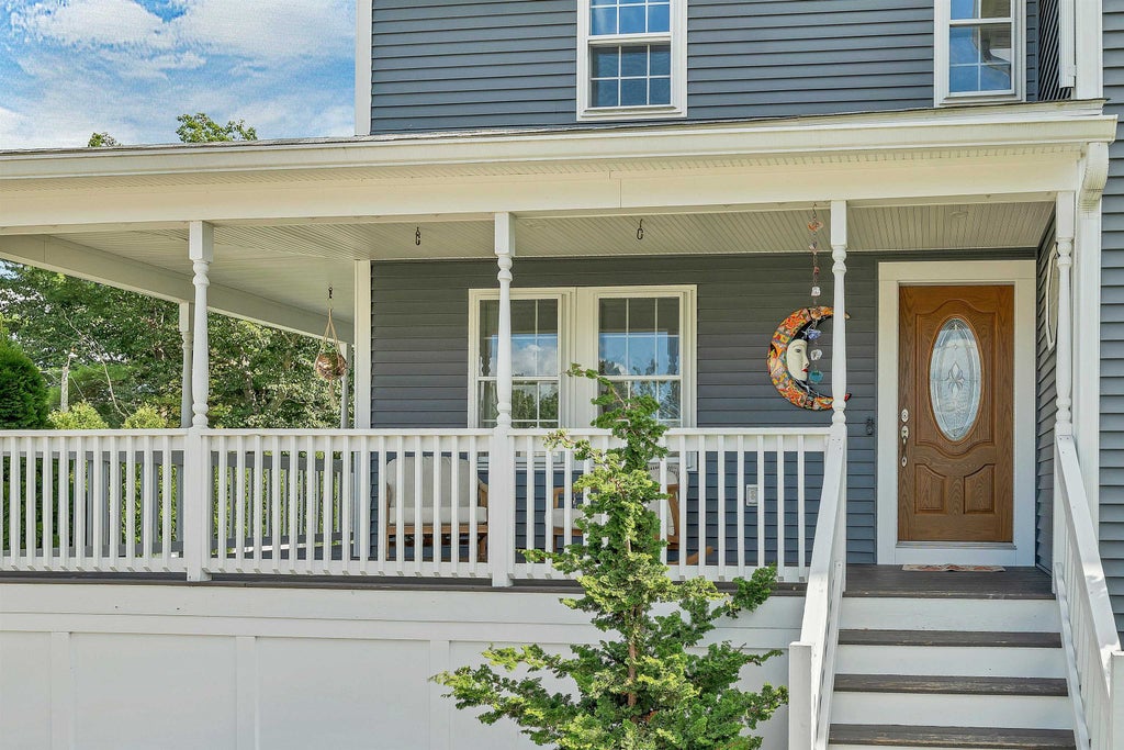 Photo of 44 Mollie Drive, Manchester, NH 03103 (MLS # 5114385)