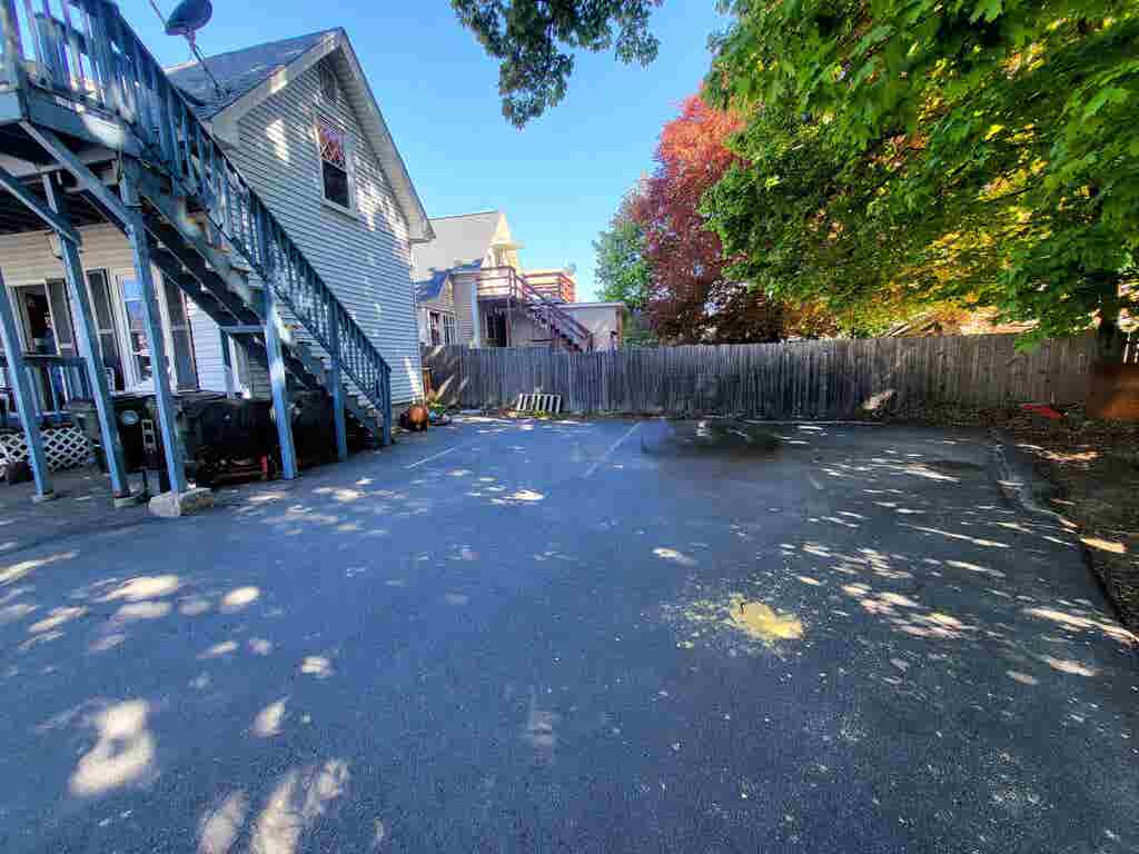 Photo of 539 Maple Street, Manchester, NH 03104 (MLS # 5103291)