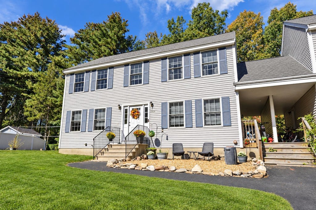 Photo of 66 Pelham Road, Hudson, NH 03051 (MLS # 5113273)