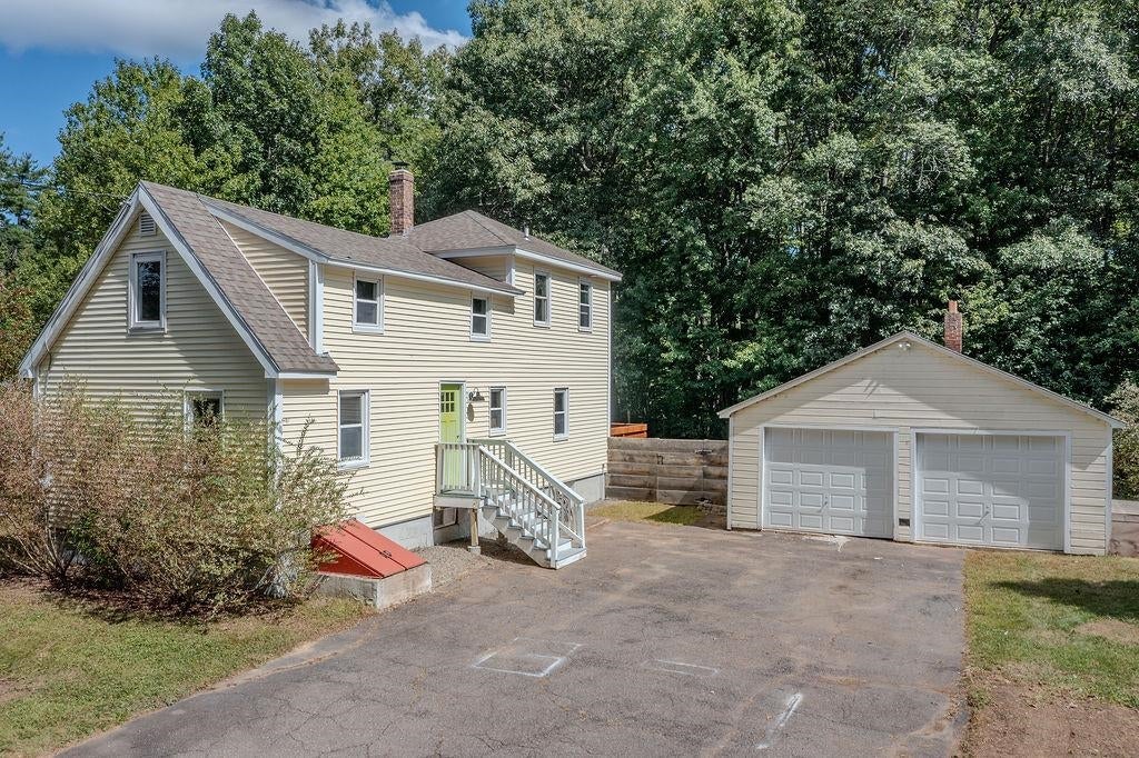 Photo of 22 Howe Road, Rollinsford, NH 03869 (MLS # 5108974)