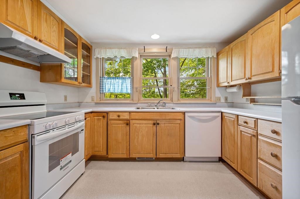 Photo of 11 Edgewood Street, Claremont, NH 03743 (MLS # 5105402)