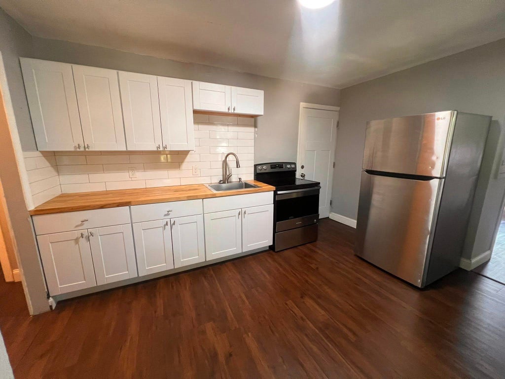 Photo of 41 Park Street #4, Dover, NH 03820 (MLS # 5107703)