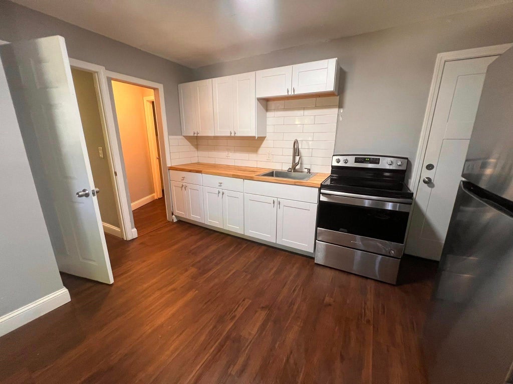Photo of 41 Park Street #4, Dover, NH 03820 (MLS # 5107703)