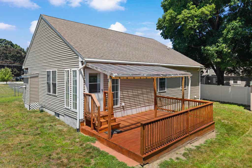 Photo of 264 Broad Street, Nashua, NH 03063 (MLS # 5101908)