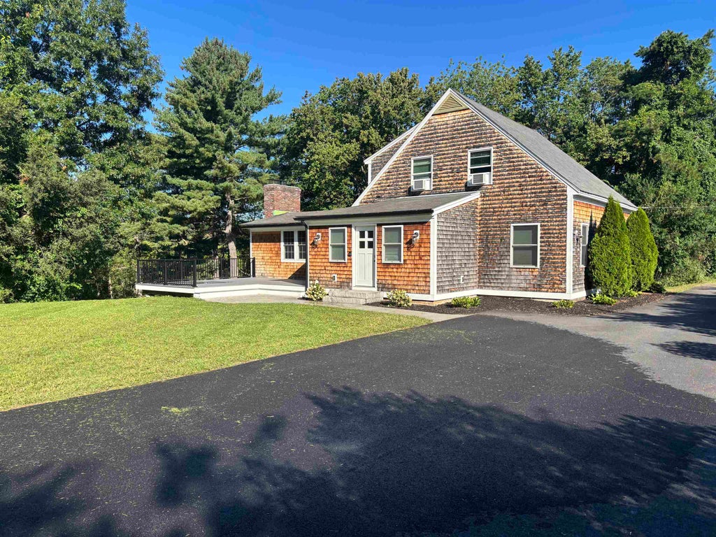 Photo of 106 Joseph Street, Manchester, NH 03102 (MLS # 5114233)