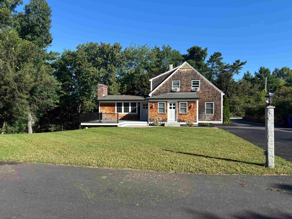 Photo of 106 Joseph Street, Manchester, NH 03102 (MLS # 5114233)