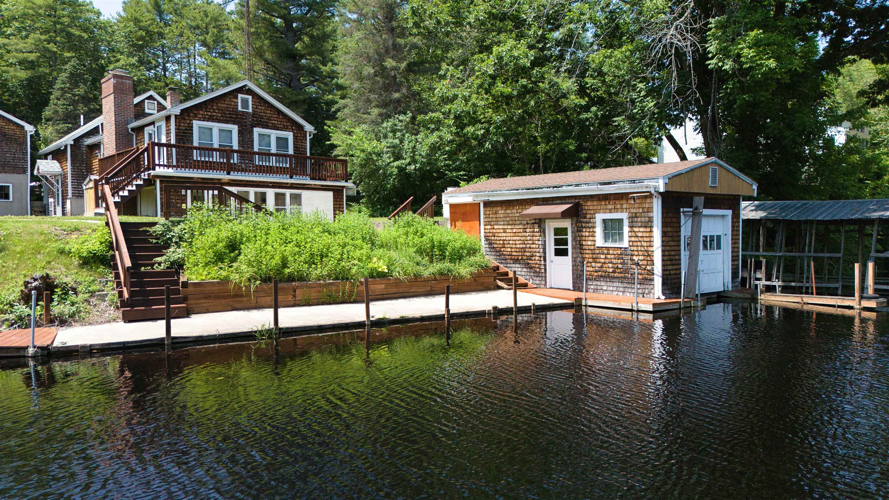 23 Riverlake Street