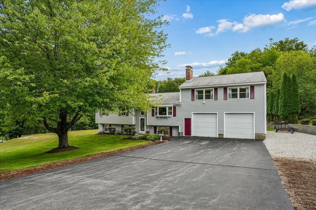 Photo of 4 Debbie Street, Hooksett, NH 03106 (MLS # 5108864)