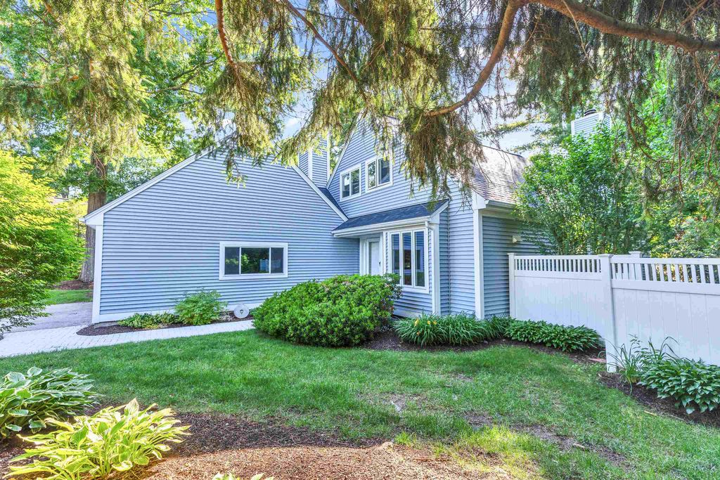 Photo of 555 Straw Hill Road, Manchester, NH 03104 (MLS # 5096744)