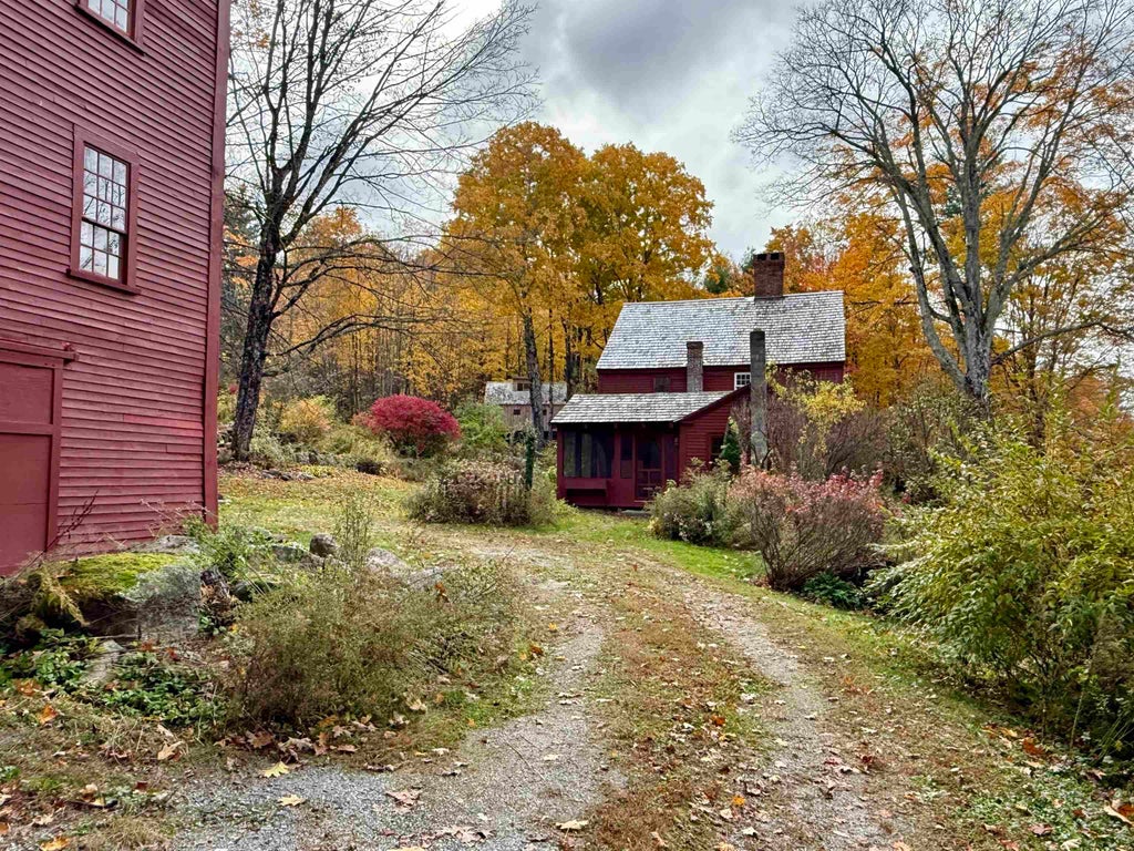 Photo of 154 TYLER Road, Webster, NH 03303 (MLS # 5115639)