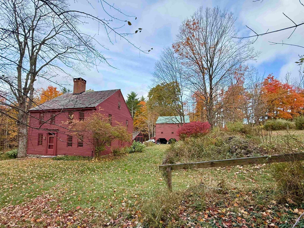 Photo of 154 TYLER Road, Webster, NH 03303 (MLS # 5115639)