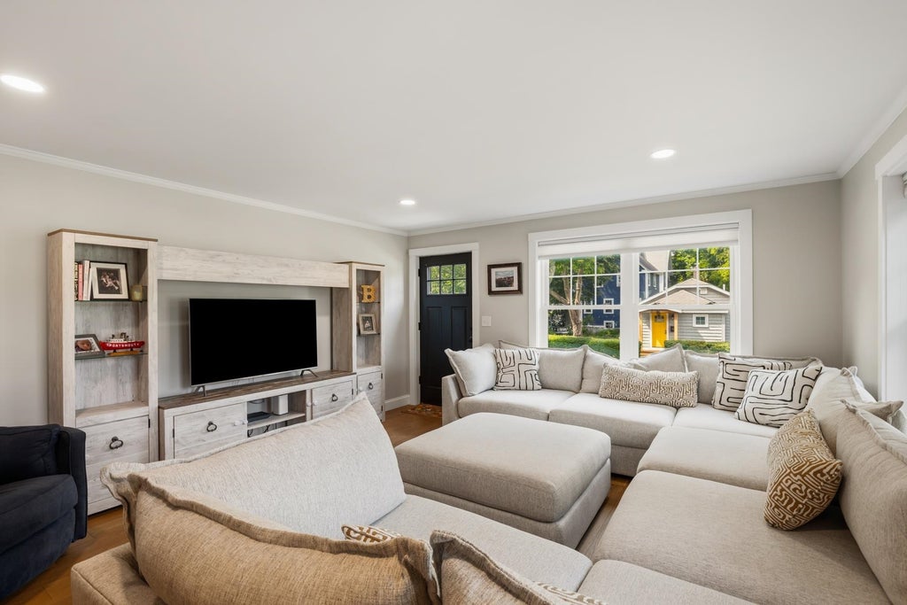 Photo of 79 Thornton Street #1, Portsmouth, NH 03801 (MLS # 5110695)
