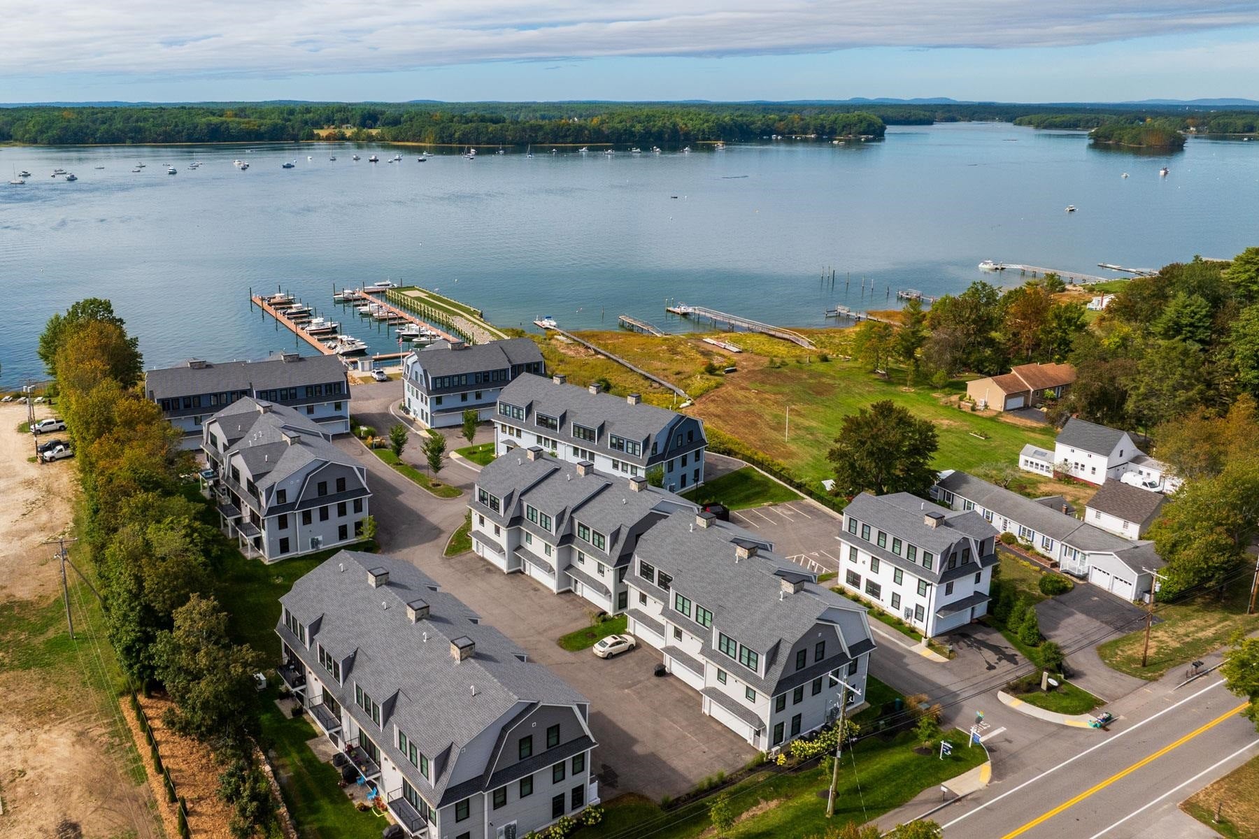 25 LITTLE BAY Drive 25