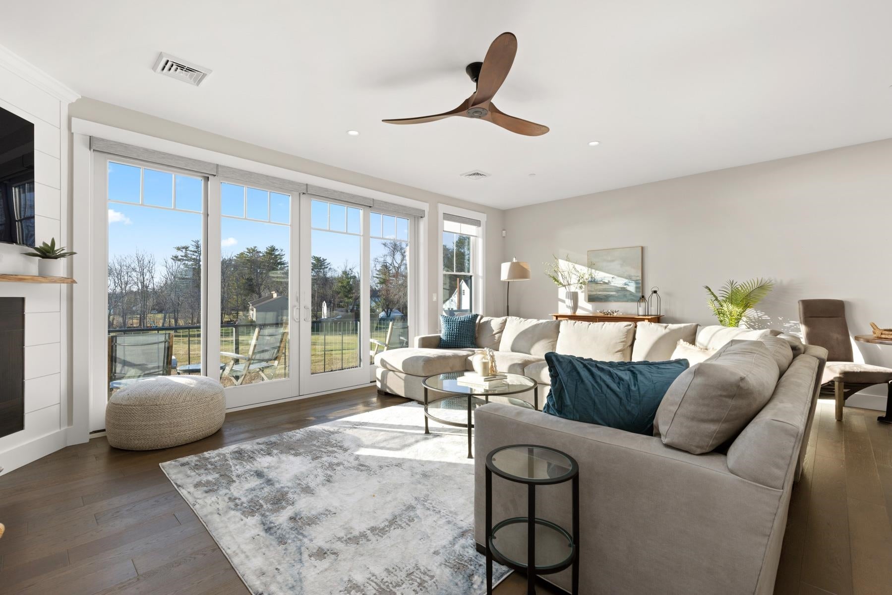 25 LITTLE BAY Drive 25