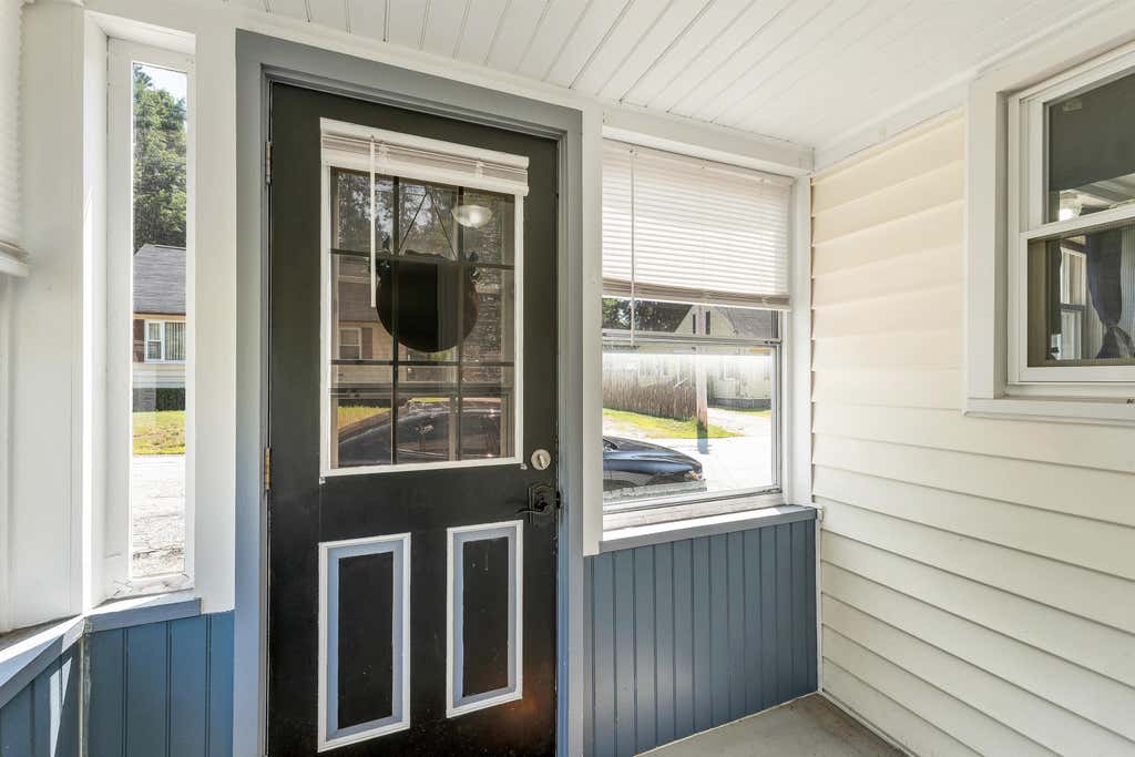Photo of 10 Terrace Lane, Goffstown, NH 03045 (MLS # 5102201)