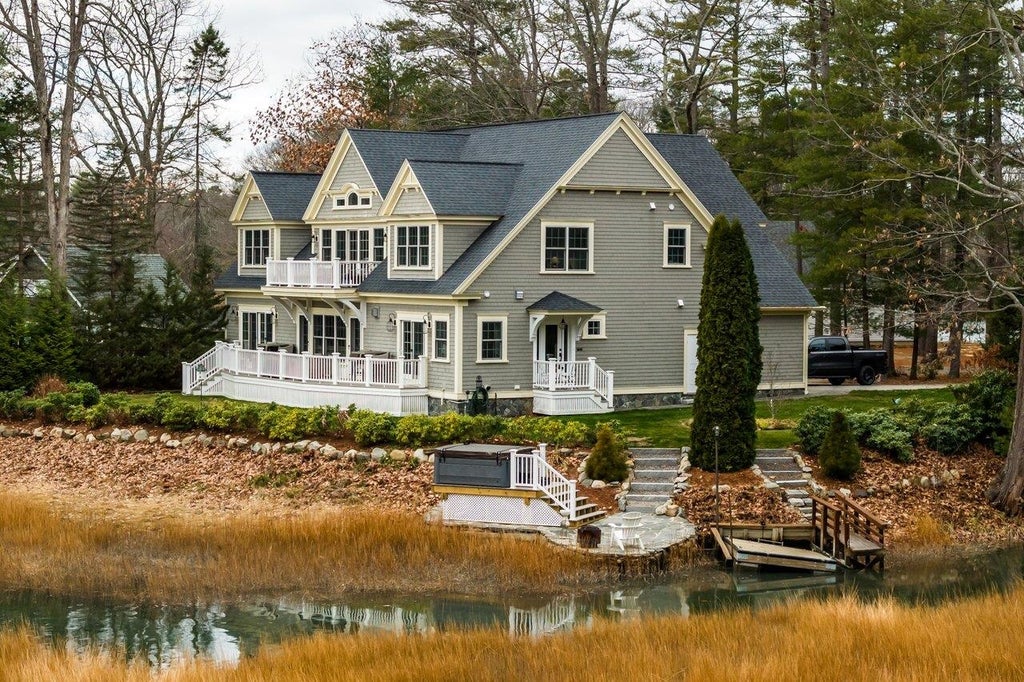 Photo of 25 Nute Road, Dover, NH 03820 (MLS # 5113168)