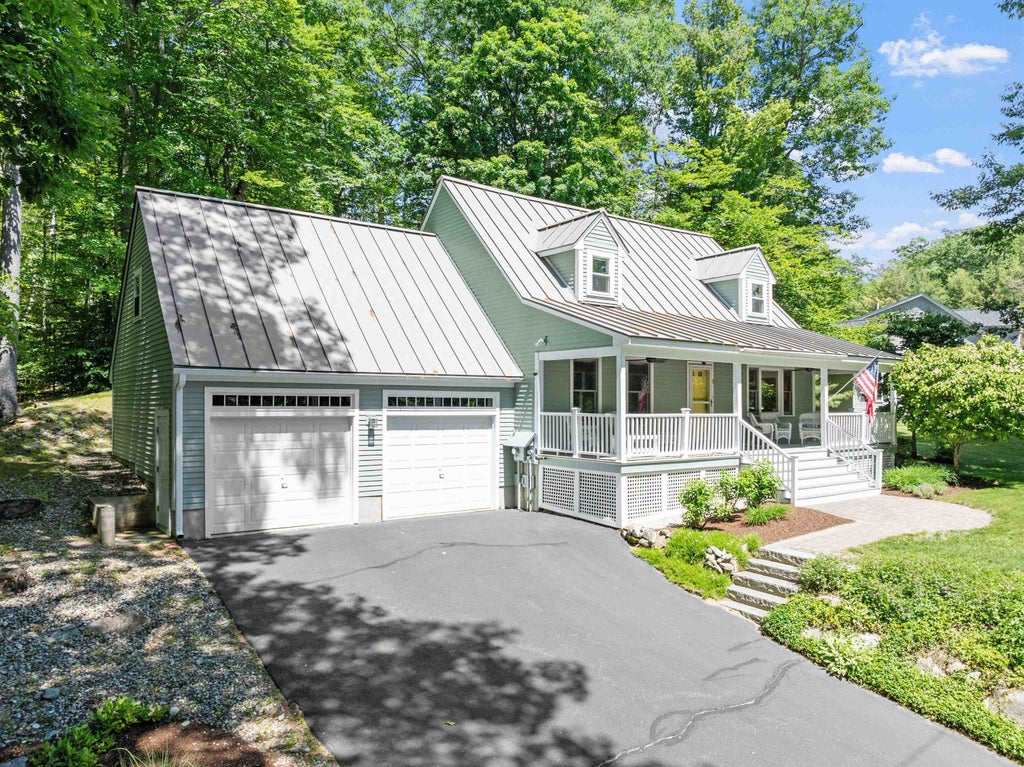 Photo of 5 Lloyd Road, Wolfeboro, NH 03894 (MLS # 5094938)