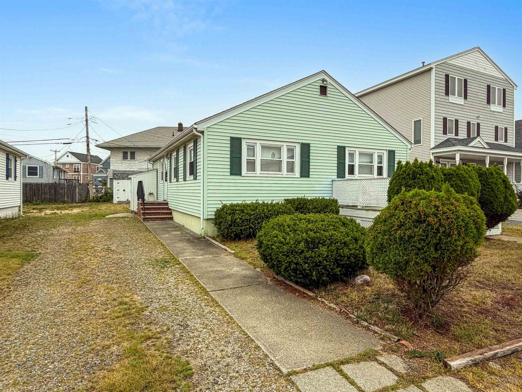 Photo of 23 Plymouth Street, Hampton, NH 03842 (MLS # 5108552)