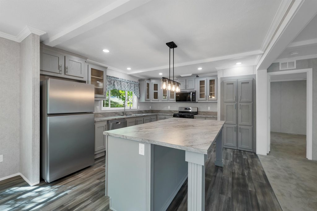Photo of 7 Shady Lane, Tuftonboro, NH 03853 (MLS # 5092465)