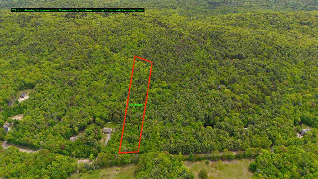 Photo of 13 Beach Pond Road, Wolfeboro, NH 03894 (MLS # 5092400)