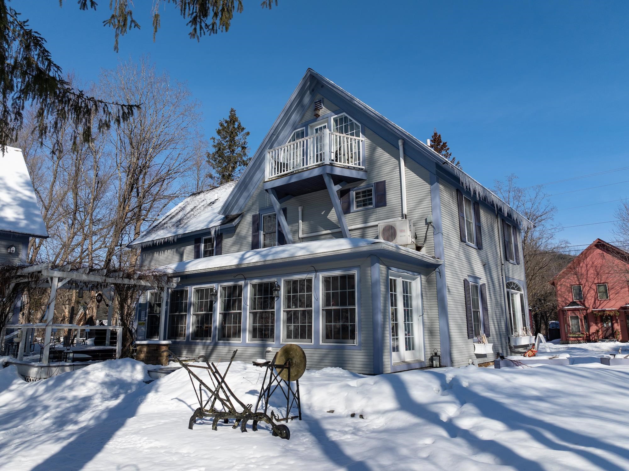 195 Main Street