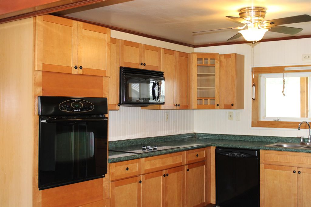 Photo of 23 Hadley Street, Littleton, NH 03561 (MLS # 5094159)