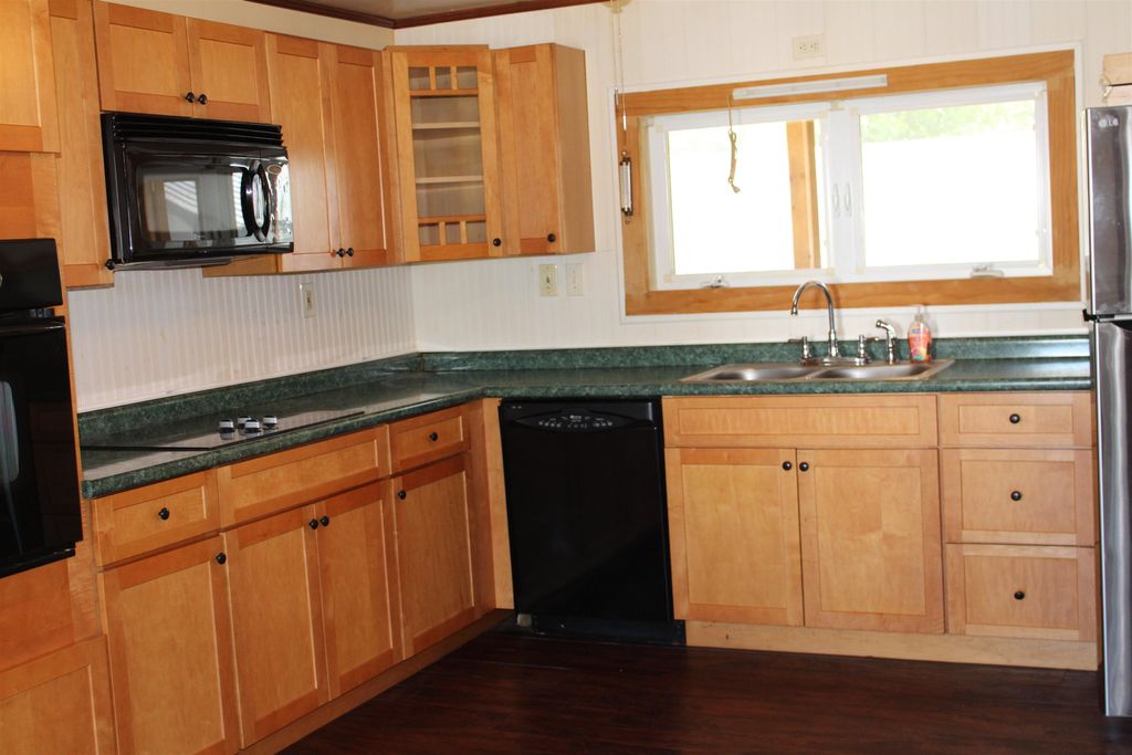 Photo of 23 Hadley Street, Littleton, NH 03561 (MLS # 5094159)