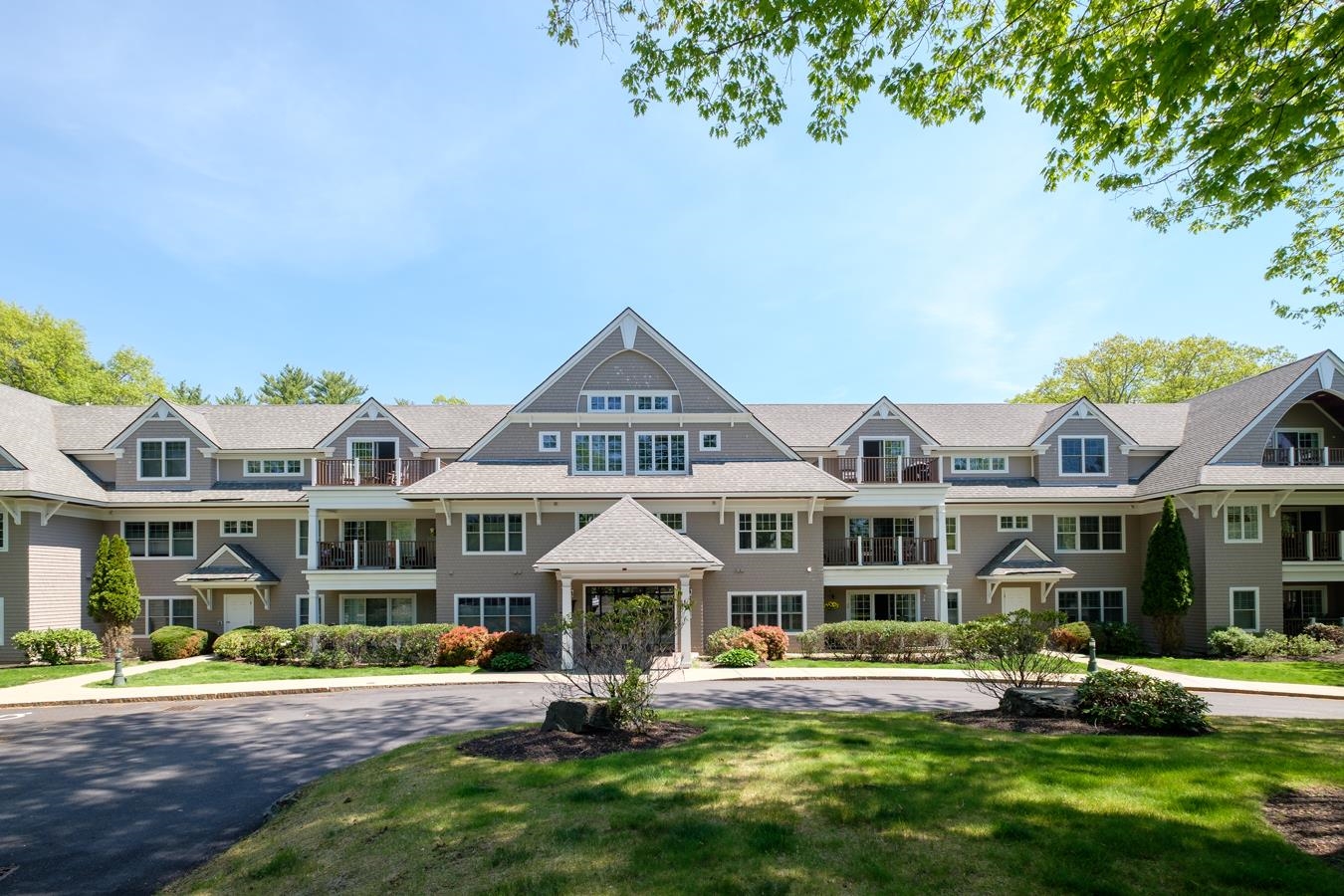 100 Shepards Cove Road H305 (aka E305)