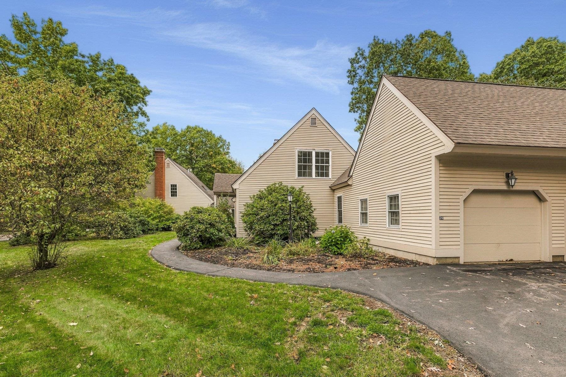 26 Stratham Green