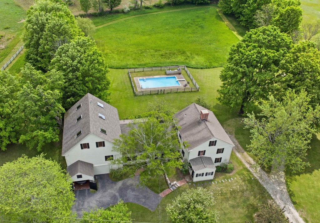 Photo of 5 Old Manchester Road, Amherst, NH 03031 (MLS # 5084491)