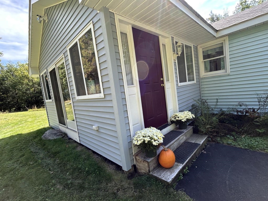 Photo of 410 Sheridan Road, Moultonborough, NH 03254 (MLS # 5102835)