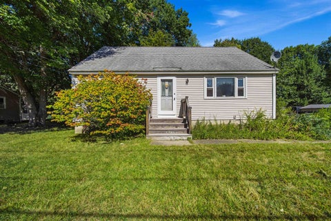 Photo of 5 Clark Street, Hudson, NH 03051 (MLS # 5109837)
