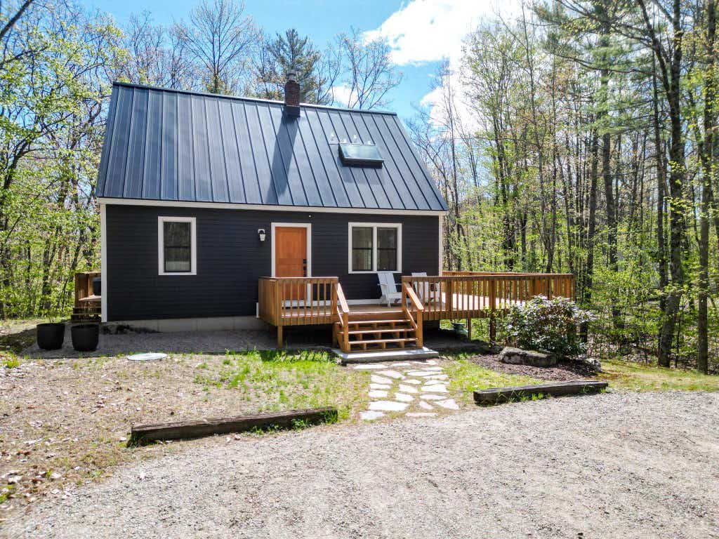 Photo of 9 Oak Ridge Road, Madison, NH 03849 (MLS # 5088381)