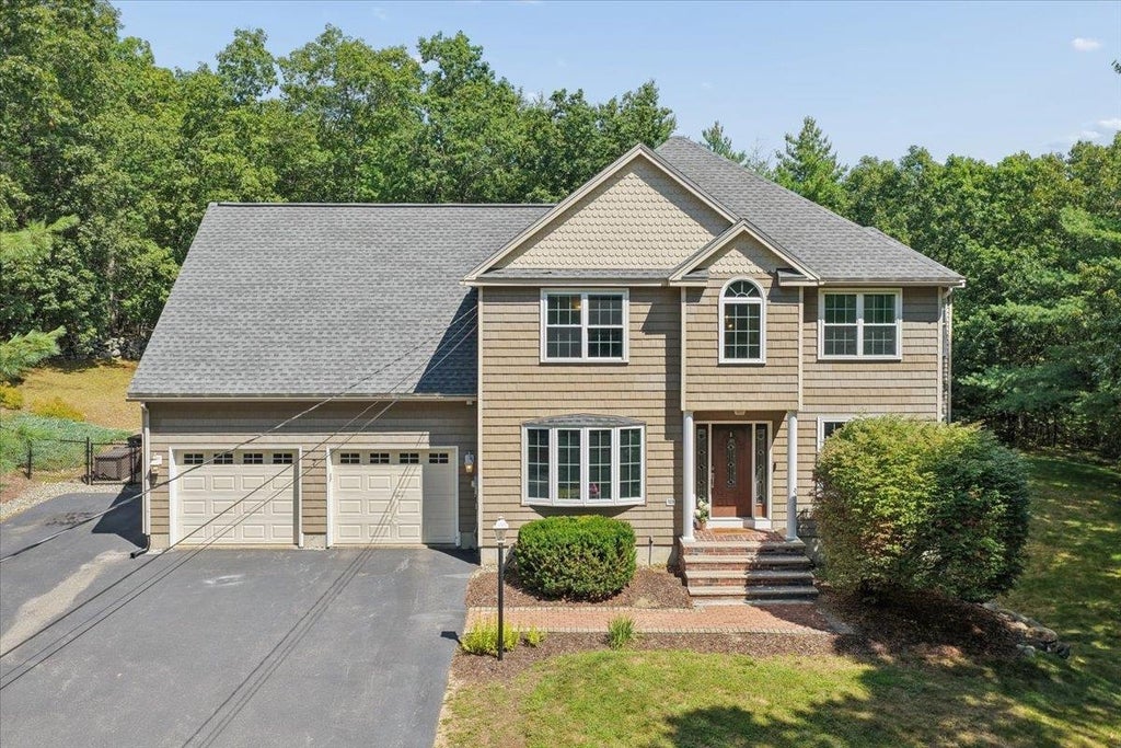 Photo of 7 Gauthier Road, Merrimack, NH 03054 (MLS # 5107080)