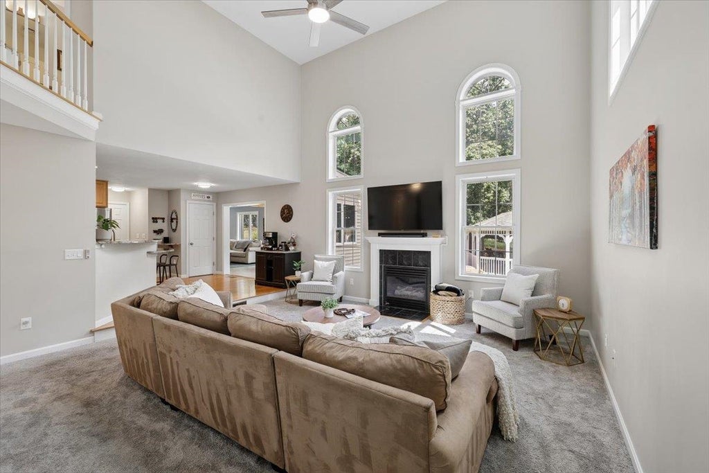 Photo of 7 Gauthier Road, Merrimack, NH 03054 (MLS # 5107080)