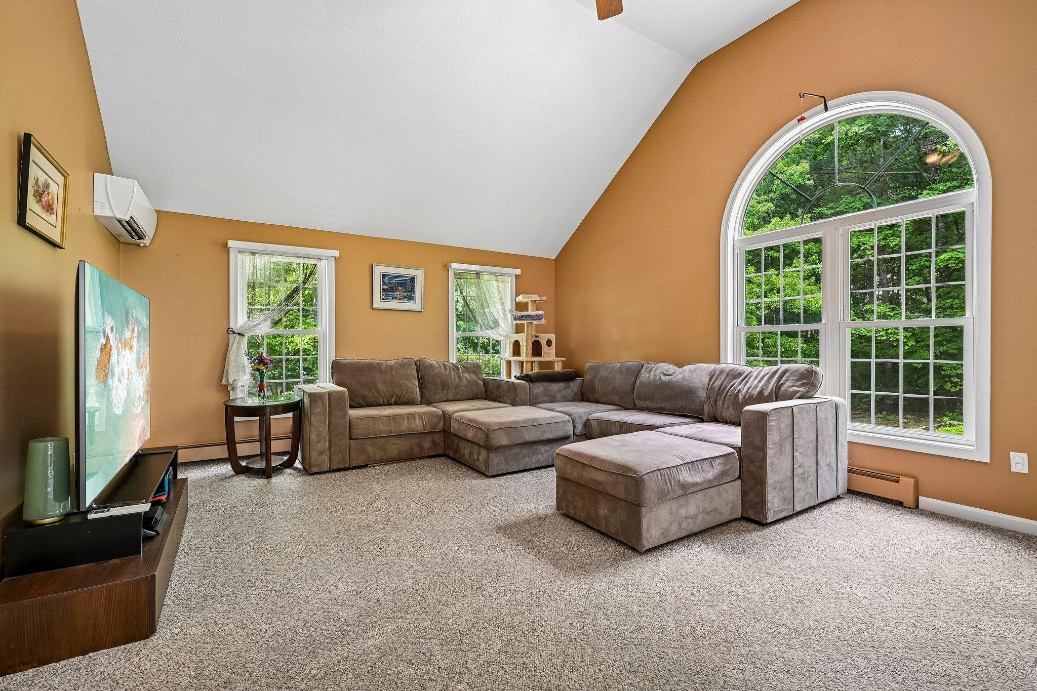 8 Hazelwood Drive
