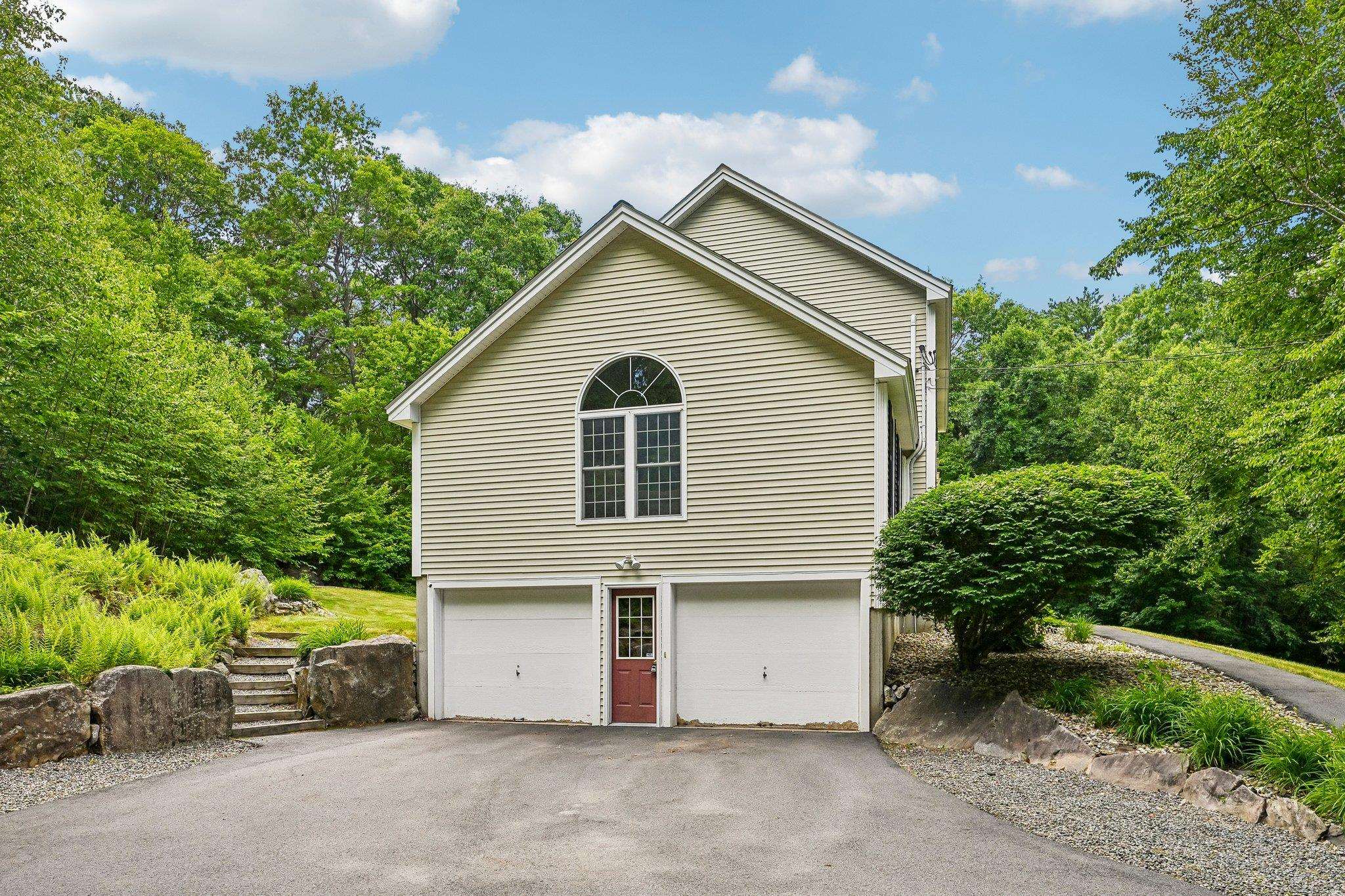 8 Hazelwood Drive