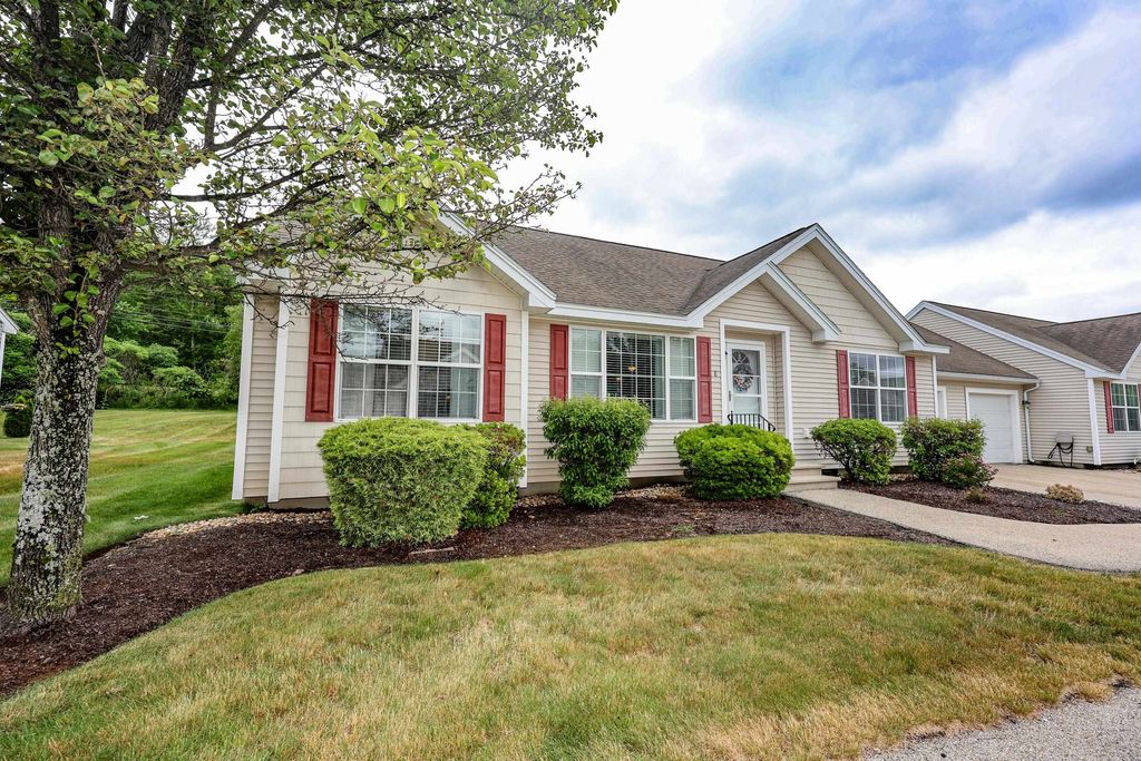 Photo of 8 Cedar Street #8, Hooksett, NH 03106 (MLS # 5096645)