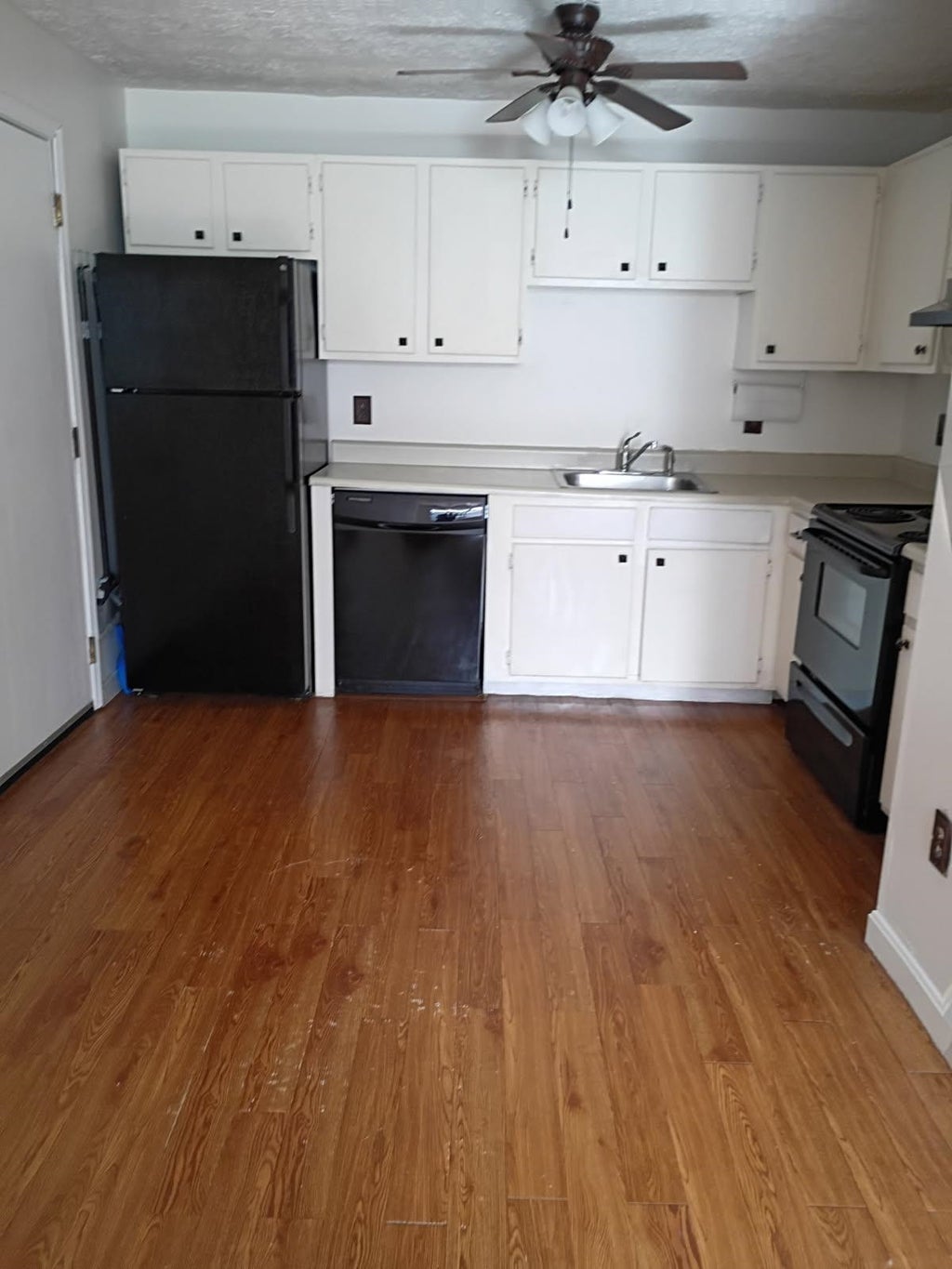 Photo of 35 Log Street, Manchester, NH 03103 (MLS # 5111428)