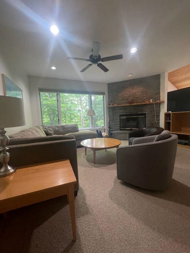16 Trailside Executive 16