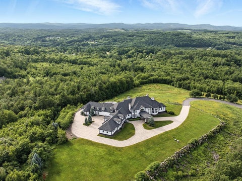 Photo of 94 Foxberry Drive, New Boston, NH 03070 (MLS # 5101271)