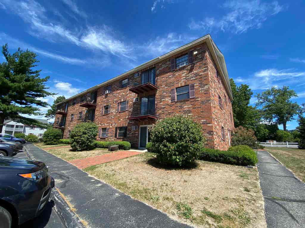 Photo of 11 Railroad Avenue #15, Derry, NH 03038 (MLS # 5105950)