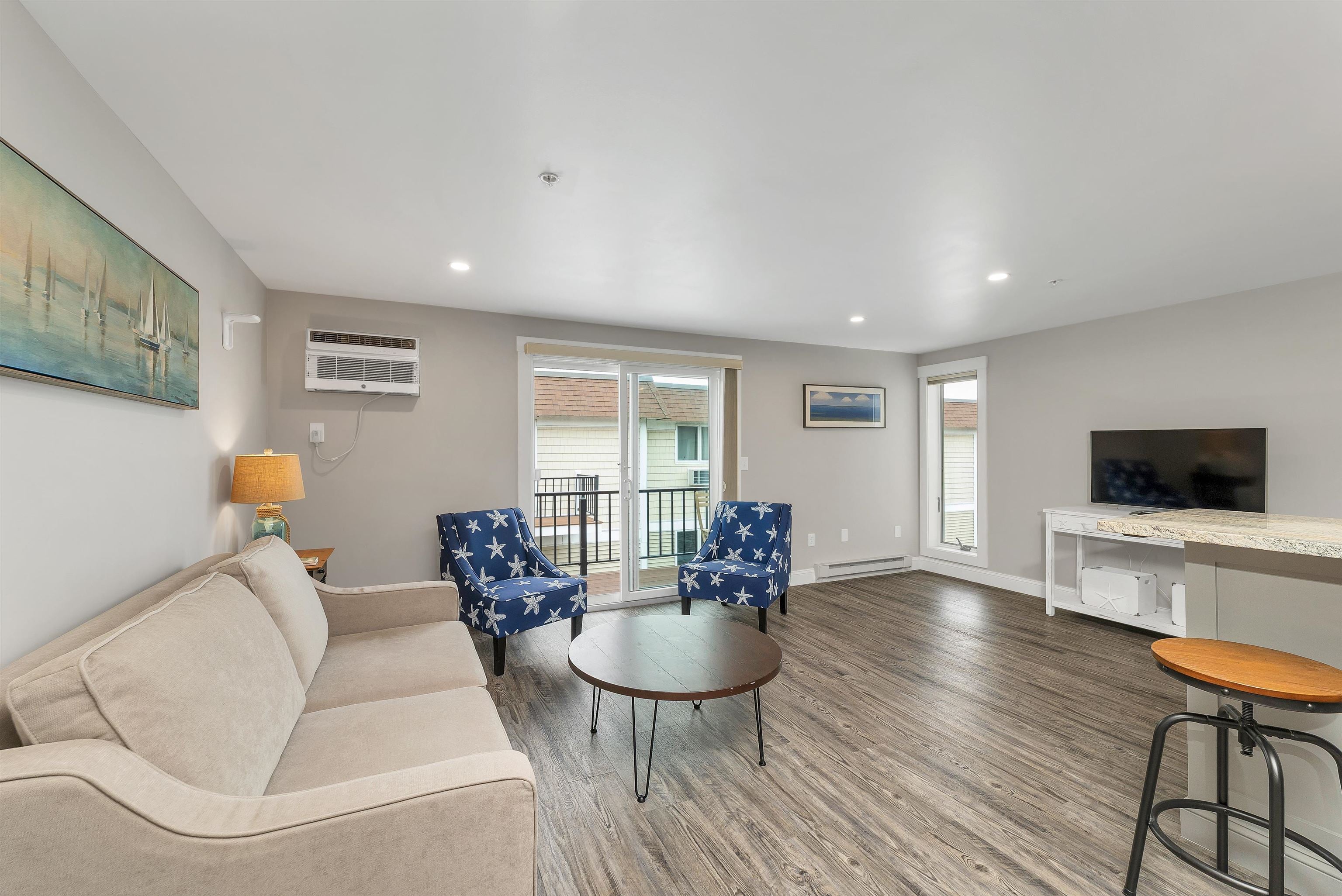 407 Ocean Boulevard B10