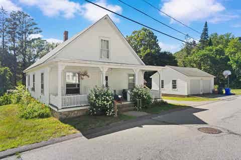 Photo of 11 Summer Street, Goffstown, NH 03045 (MLS # 5100880)