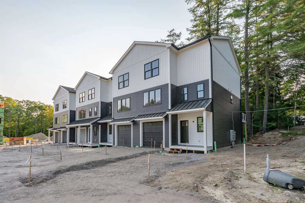 Photo of 27 Prospect Hill Road #14, Sunapee, NH 03782 (MLS # 5105549)