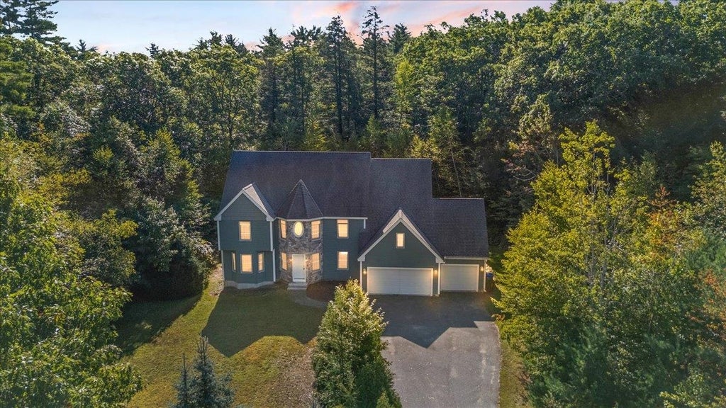 Photo of 6 Dunnmoore Drive, Bow, NH 03304 (MLS # 5110892)