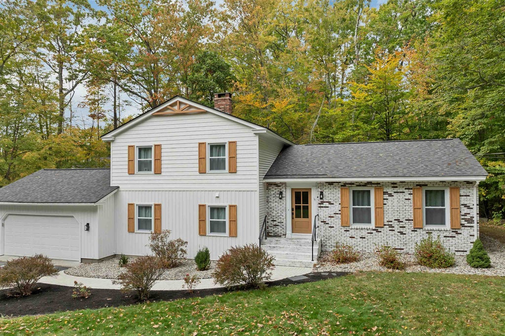 Photo of 7 Loon Street, Wolfeboro, NH 03894 (MLS # 5092843)