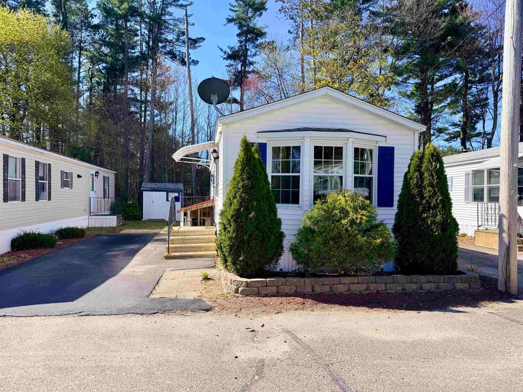Photo of 41 Thistle Way, Manchester, NH 03109 (MLS # 5085473)
