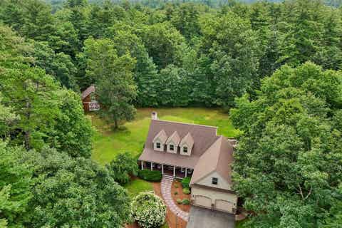 Photo of 9 Burns Road, Pelham, NH 03076 (MLS # 5105873)